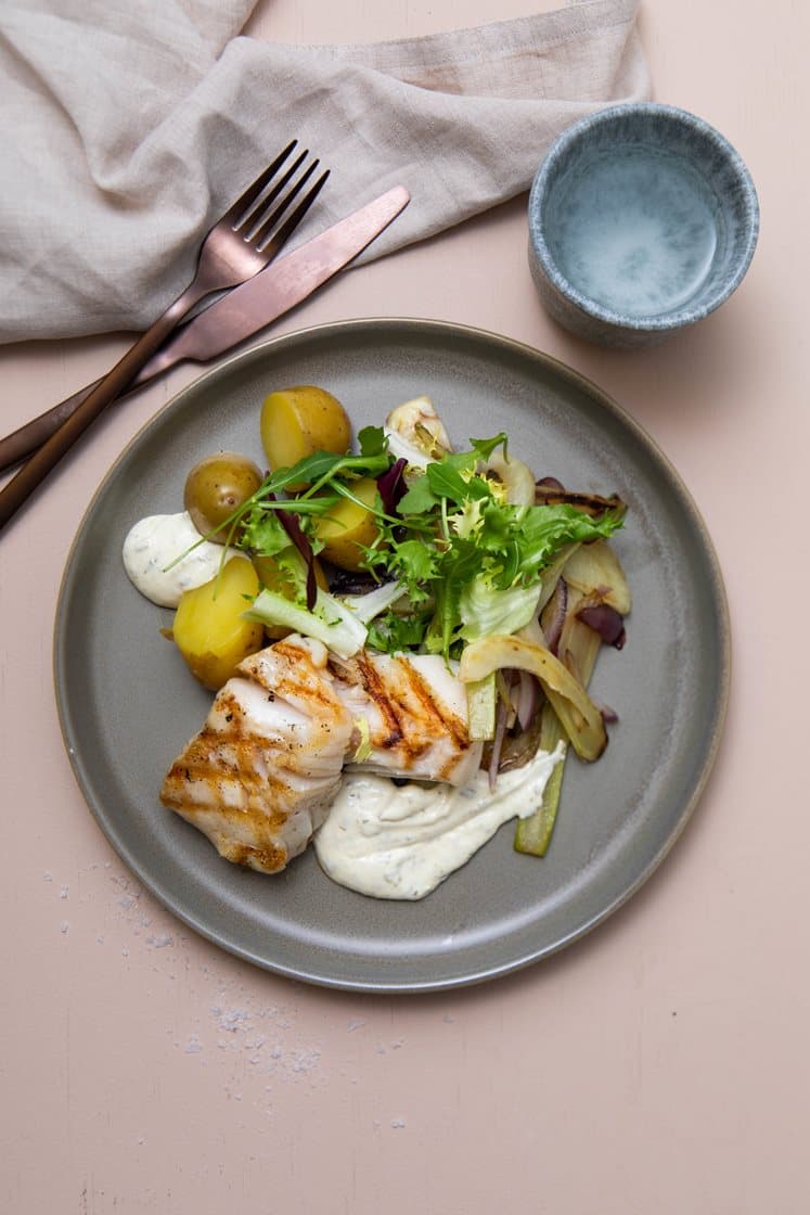 Stegt kuller med estragon aioli og lun fennikelsalat